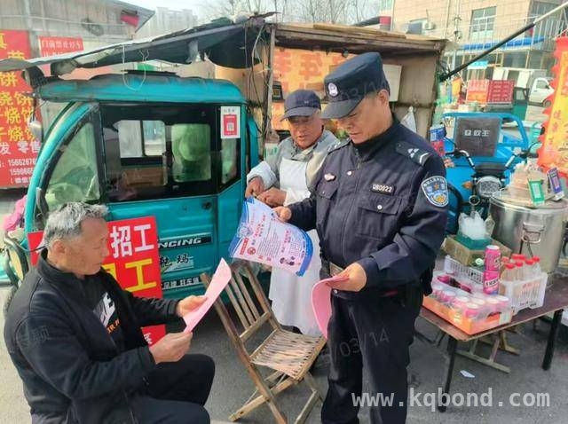 孙耿大集：民辅警巡逻宣传，筑牢乡村安全防线，孙耿派出所大集宣传行动：提高群众素养，护航辖区发展
