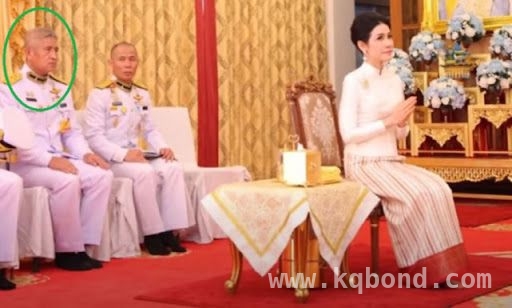 泰国女富豪生日跪地，王室地位尽显尊崇