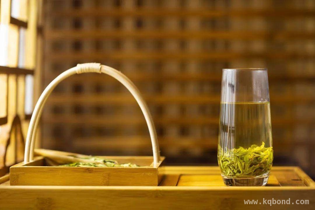 茶香袅袅，领略传统茶饮的新风尚与人生智慧