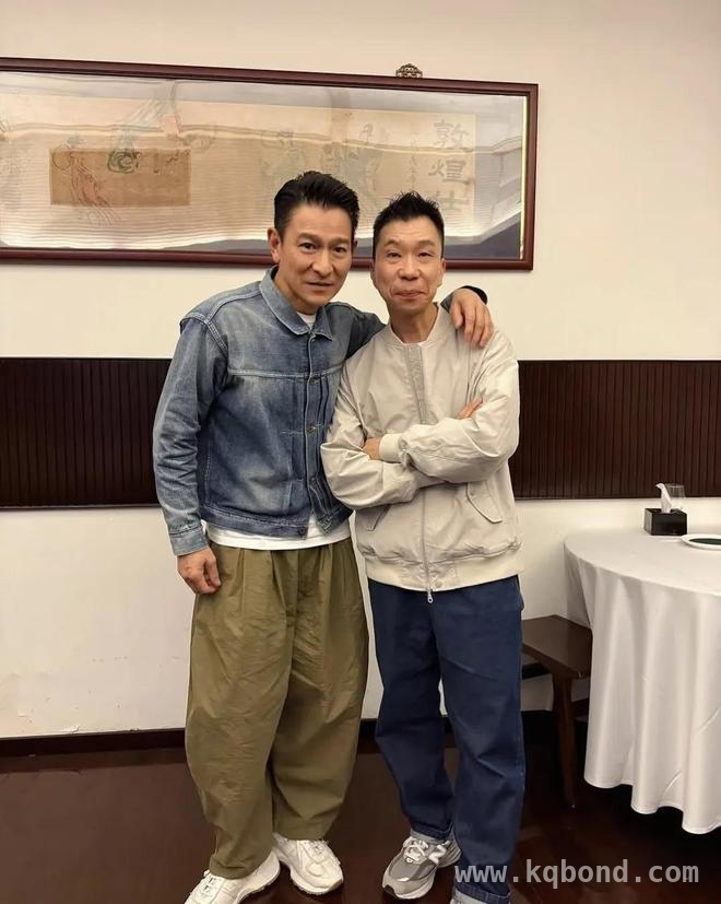 刘德华回港与友聚餐，状态不佳或因长期吃素！