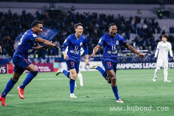 申花2:1击败苏州东吴，伤号回归成焦点，申花热身赛获胜，伤病难题待解能否冲击冠军？