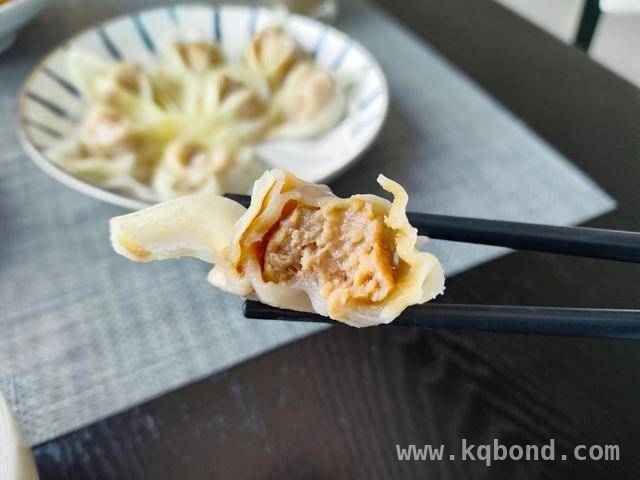 春日超简单早餐，开启惬意春游时光，春日早餐秘籍：一锅蒸出的美味与健康