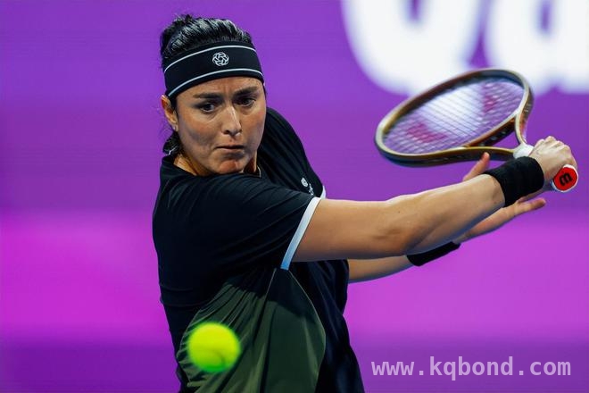 WTA1000迈阿密站：多位名将晋级，郑钦文迎关键之战，迈阿密网球盛宴：萨巴伦卡高芙等前行，郑钦文挑战旧敌
