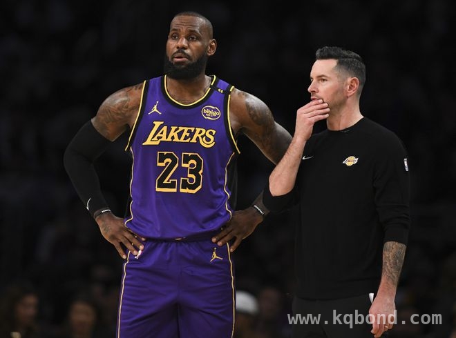 詹姆斯压哨绝杀，续写NBA传奇纪录！