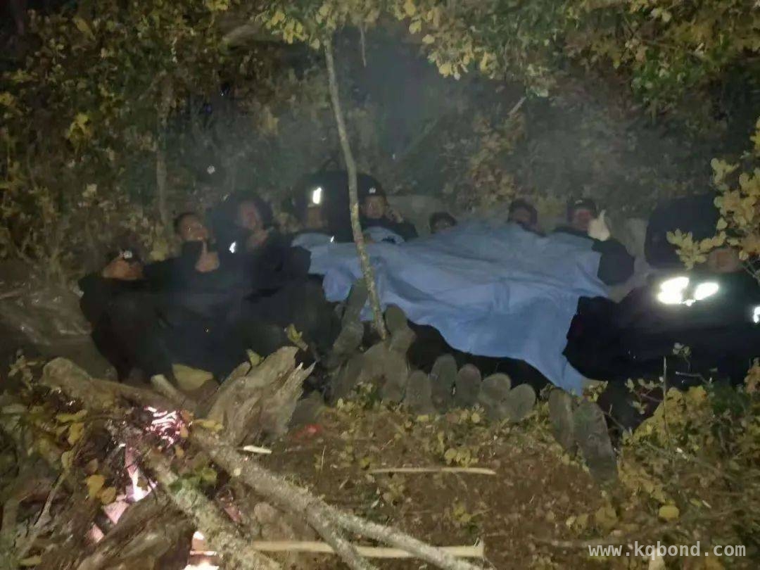 甘孜特警：雪山下的逆行者传奇，探秘康巴高原守护神——甘孜特警队