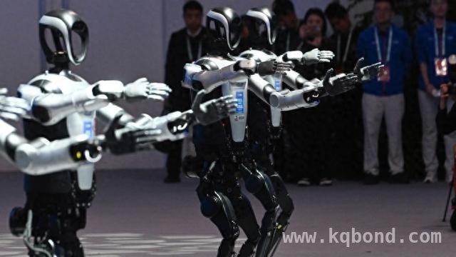 当人形机器人“上岗”，人类工作何去何从？，人形机器人：从科幻走进现实的变革力量