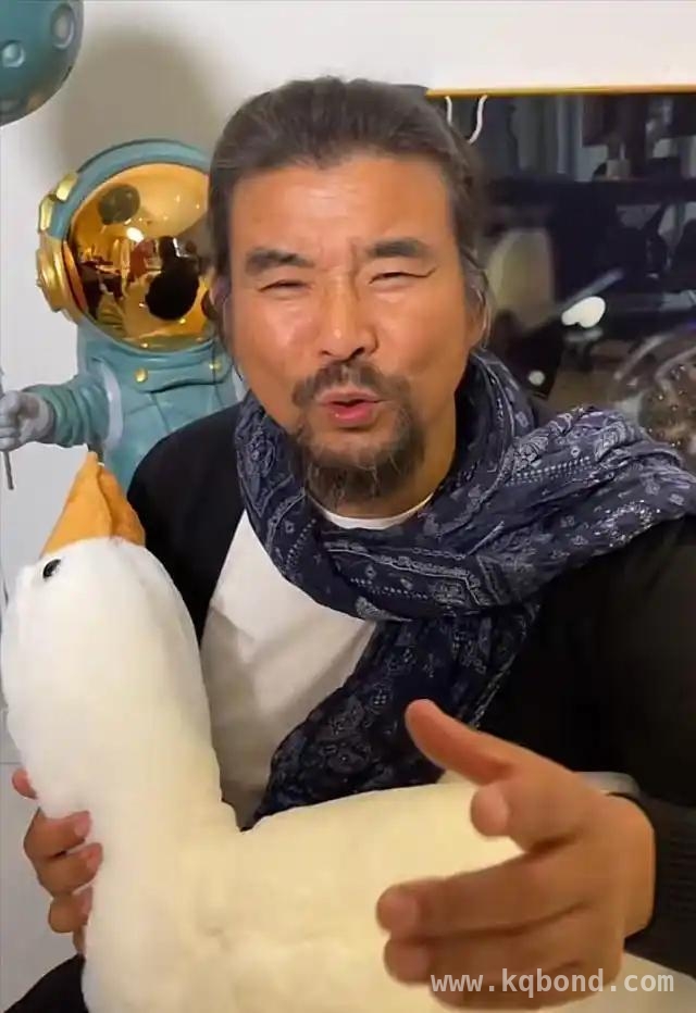 面筋哥因病去世，换肝背后的心酸与误解 面筋哥肝癌晚期离世，换肝募捐质疑终成遗憾