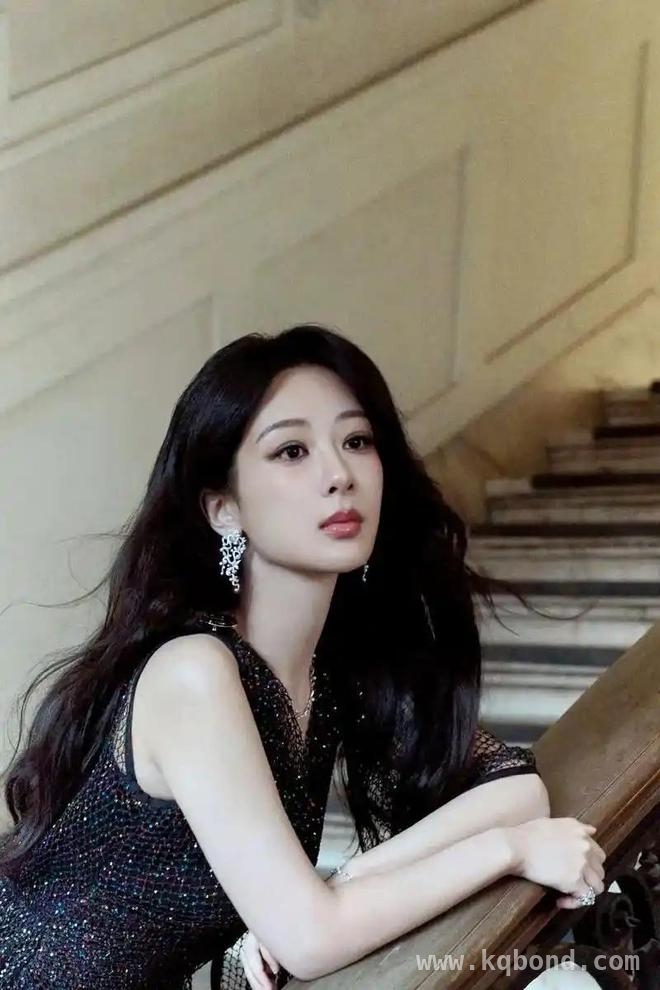 杨紫：低调努力，活成“第二个刘亦菲”！，杨紫：从邻家妹妹到剧坛女王，冲击白玉兰奖！