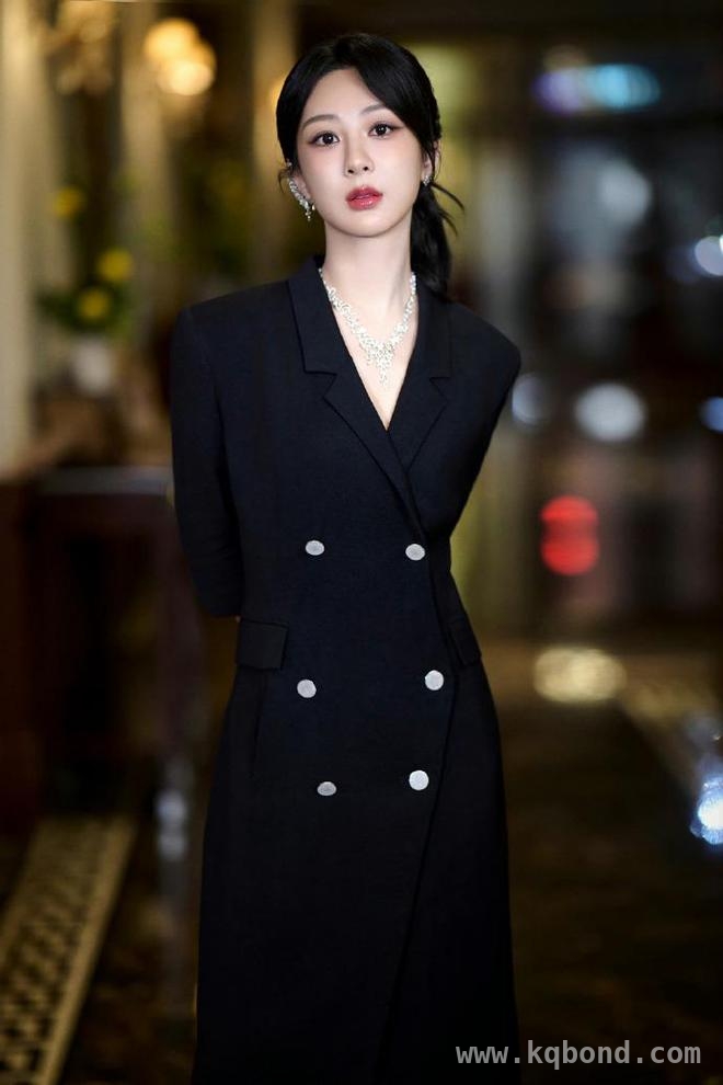 杨紫：低调努力，活成“第二个刘亦菲”！，杨紫：从邻家妹妹到剧坛女王，冲击白玉兰奖！